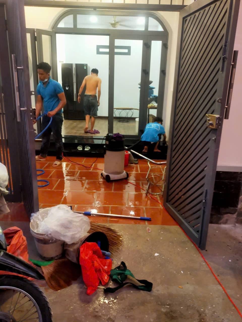 Dịch Vụ Vệ Sinh Nhà Cửa Tại Nhà