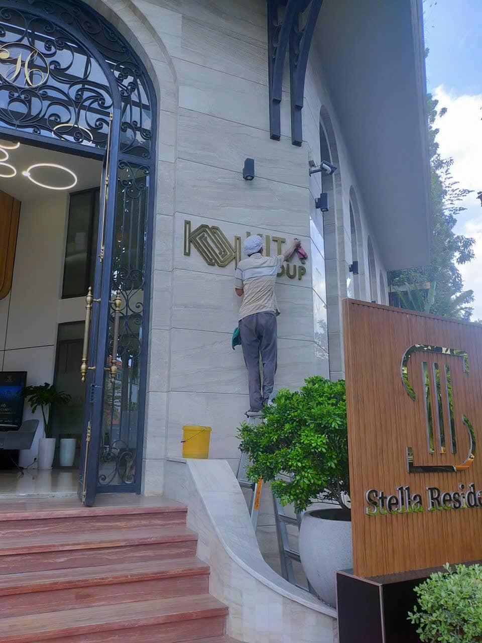 Dịch vụ vệ sinh chuyên nghiệp GreenChampa được nhiều doanh nghiệp tin dùng