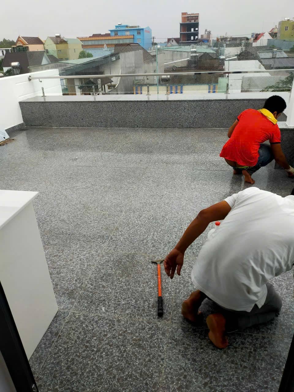 Dịch vụ vệ sinh chuyên nghiệp GreenChampa được nhiều doanh nghiệp tin dùng