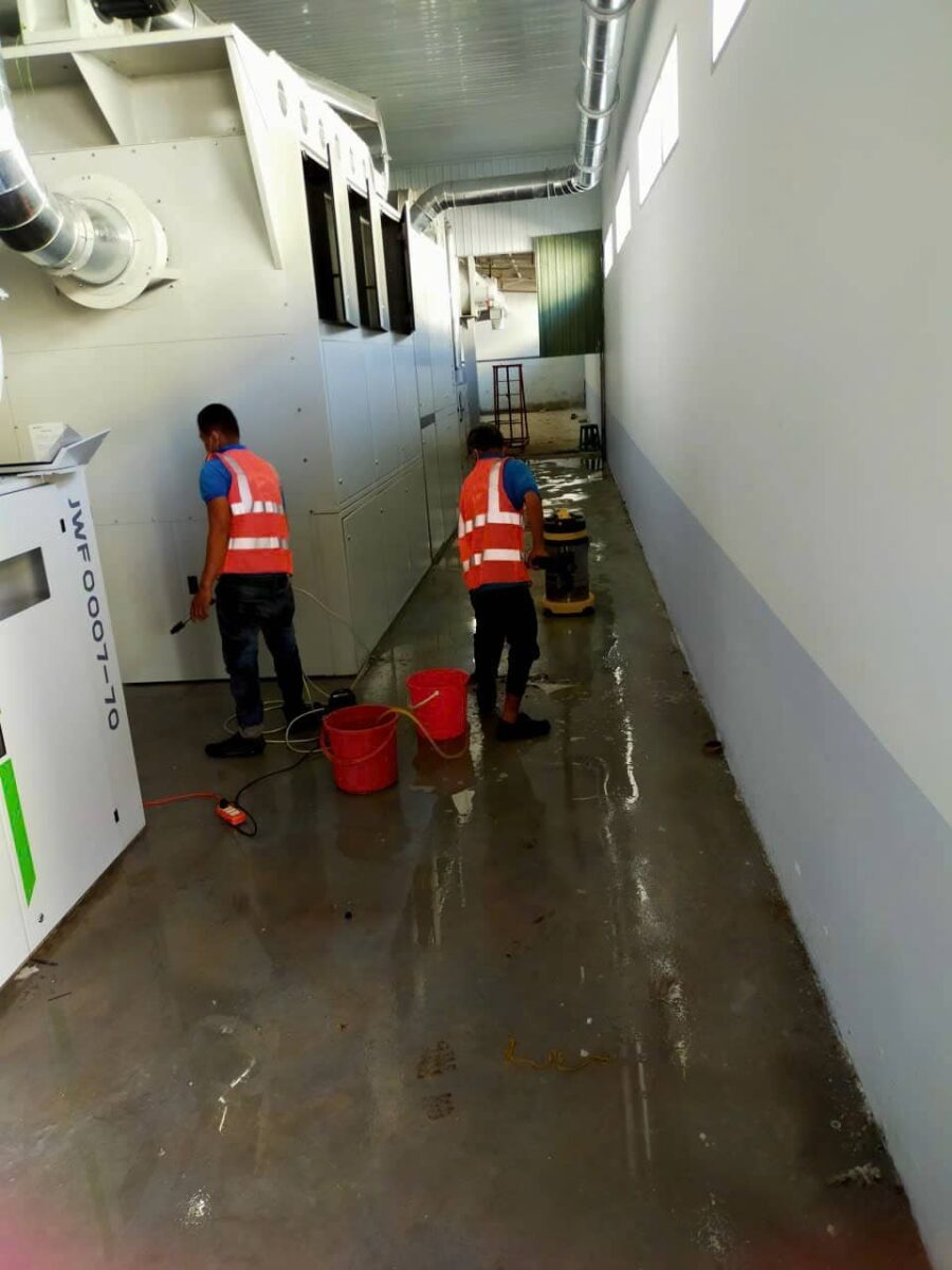 Dịch vụ vệ sinh công nghiệp chuyên nghiệp  – uy tín – giá rẻ Green Champa