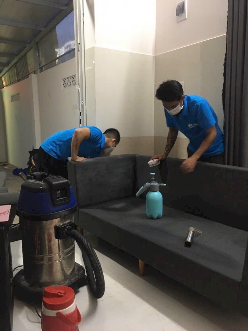 Vệ sinh ghế sofa tại nhà– Giải Pháp Giữ Sofa Sạch Đẹp, An Toàn Cho Cả Gia Đình