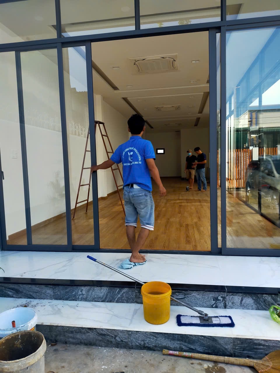 Dịch vụ tổng vệ sinh nhà ở sau sửa chữa tại Quận 3