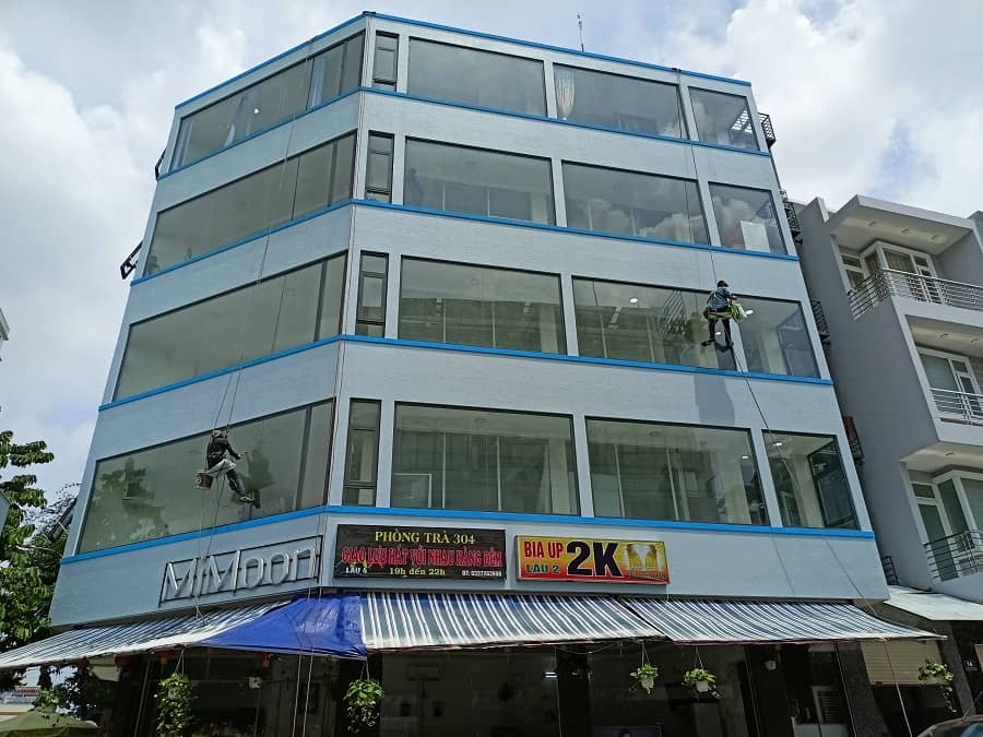 Dịch Vụ Đu Dây Lau Kính Tại Khu Công Nghệ Cao (SHTP) quận 9 – Uy Tín, An Toàn
