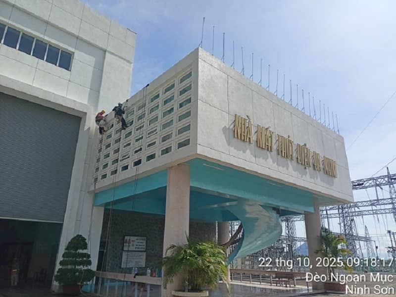 Dịch Vụ Đu Dây Vệ Sinh Kính Tại Đà Lạt – Sạch Ố Mốc, Sáng Tinh 1 Dịch Vụ Đu Dây Vệ Sinh Kính Tại Đà Lạt – Sạch Ố Mốc, Sáng Tinh