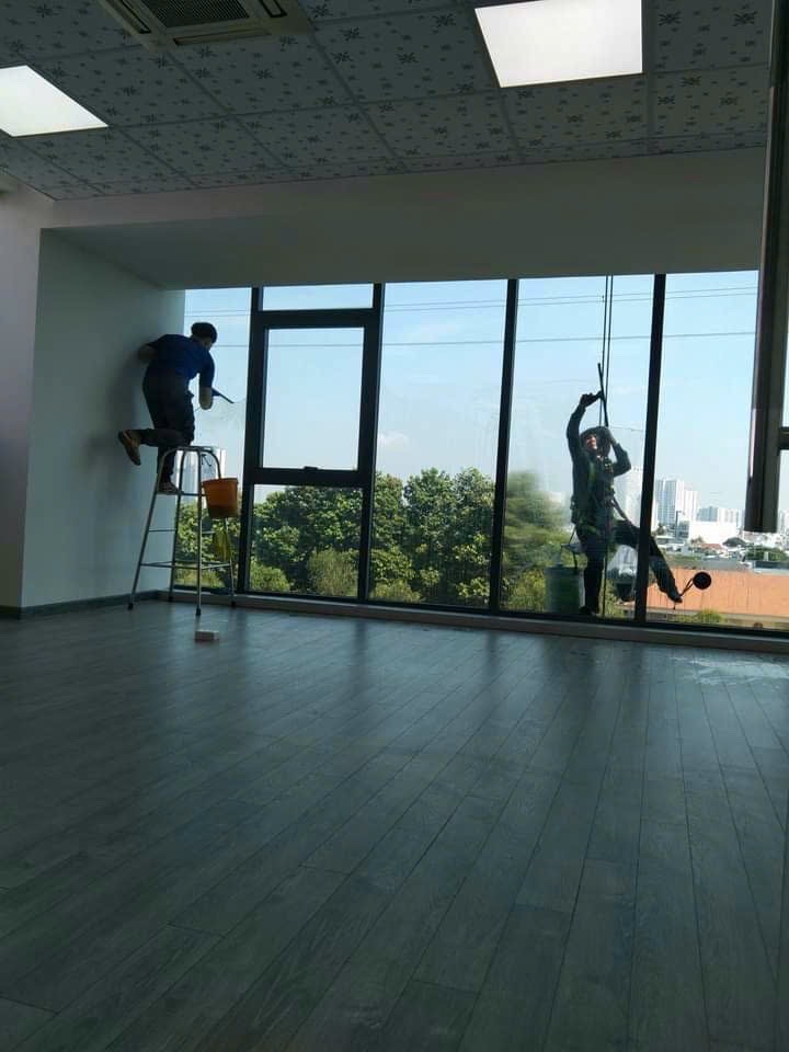 Dịch Vụ Vệ Sinh Công Nghiệp Quận 9 (Cũ) – Sạch Tận Gốc, Giá Tại Kho