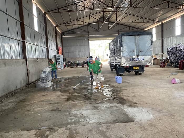 Dịch Vụ Đánh Bóng & Tăng Cứng Sàn Bê Tông Tại Bến Lức, Long An: Giải Pháp Sàn Công Nghiệp Bền Vững