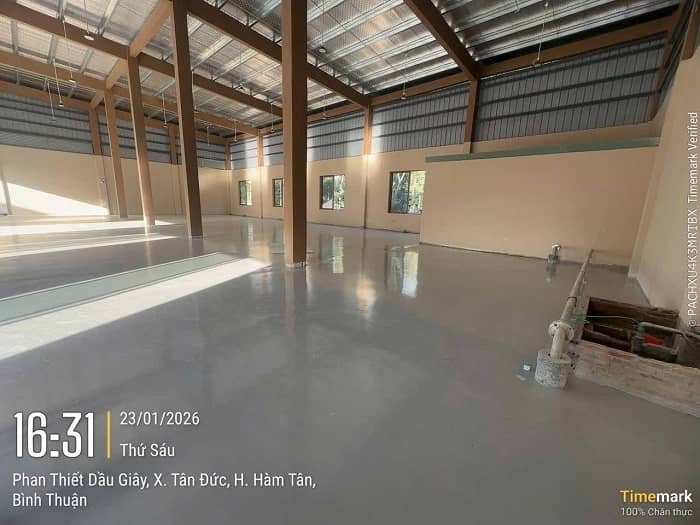 Dịch Vụ Chà Sàn & Phục Hồi Sàn Epoxy Tại Cần Giuộc, Long An: Giải Pháp Sạch Chuẩn Công Nghiệp