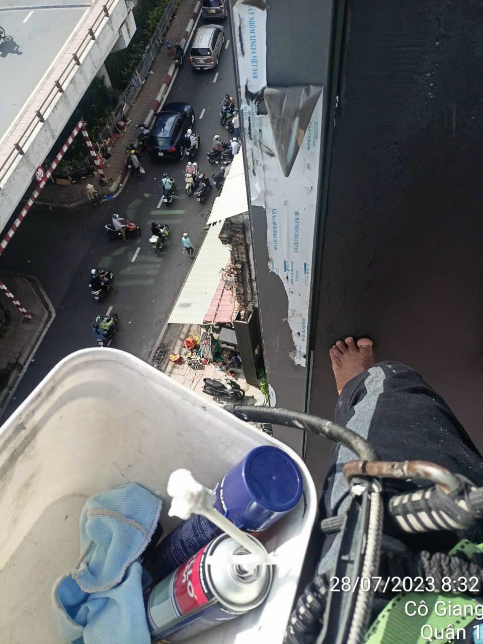 Dịch Vụ Đu Dây Chống Thấm Tại Đồng Nai: Giải Pháp Chuyên Sâu Cho Nhà Xưởng & Nhà Cao Tầng