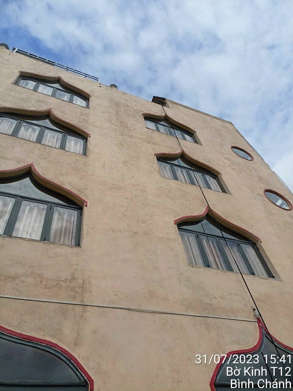 Dịch Vụ Đu Dây Lau Kính & Tẩy Ố Kính Tại Vũng Tàu