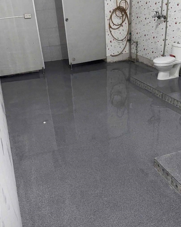 Thi Công Sơn Sàn Defix Chống Thấm Toilet: Giải Pháp "Cứu Cánh" Vĩnh Viễn Cho Sàn Nhà Vệ Sinh
