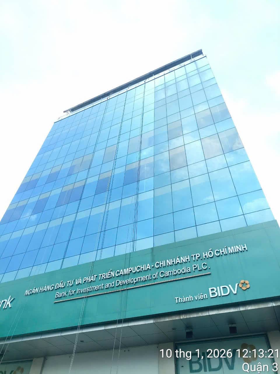 Đu Dây Vệ Sinh Kính Mặt Ngoài Tại Biên Hòa Đồng Nai: Giải Pháp Làm Sạch Tầm Cao Chuyên Nghiệp 7 Đu Dây Vệ Sinh Kính Mặt Ngoài Tại Biên Hòa Đồng Nai: Giải Pháp Làm Sạch Tầm Cao Chuyên Nghiệp