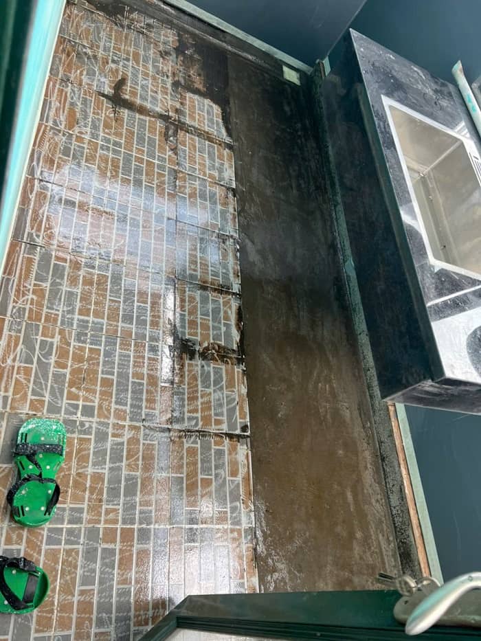 Giải Pháp Đột Phá: Sơn Sàn Epoxy Tự San Phẳng Cát Màu Kingsmenterrazy Chống Thấm, Không Đục Phá Tại Đồng Nai 1 Giải Pháp Đột Phá: Sơn Sàn Epoxy Tự San Phẳng Cát Màu Kingsmenterrazy Chống Thấm, Không Đục Phá Tại Đồng Nai