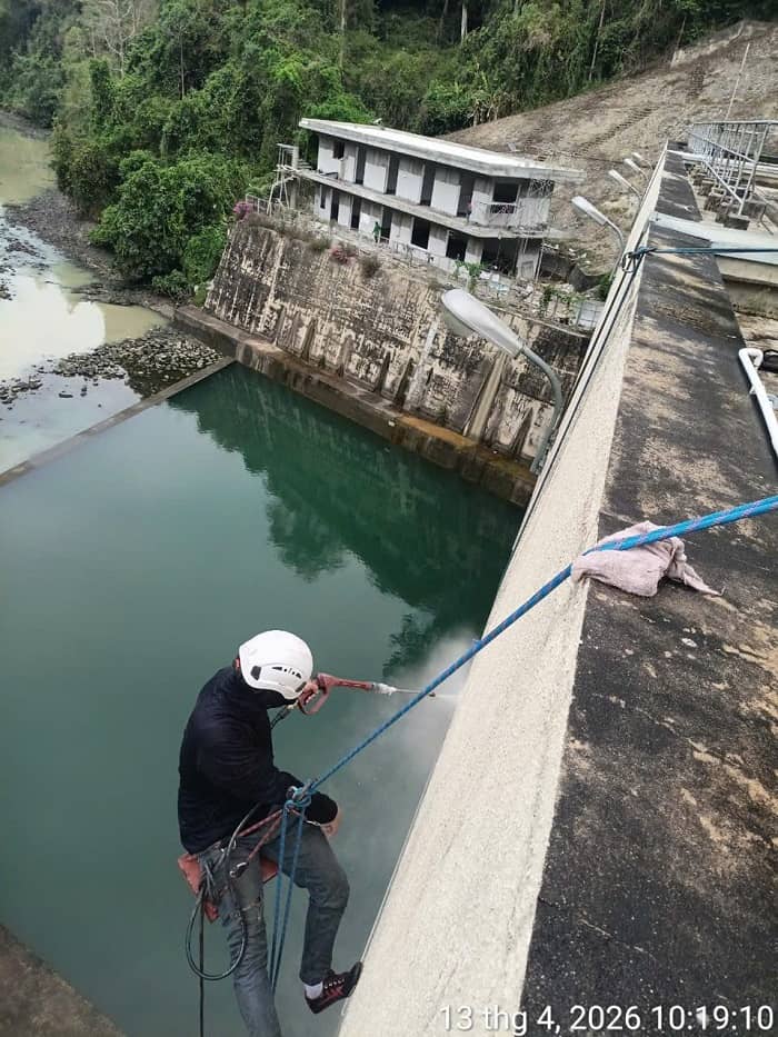Giải Pháp Thi Công Sơn Chống Thấm Xử Lý Nứt Tường Tại Bình Dương Triệt Để 