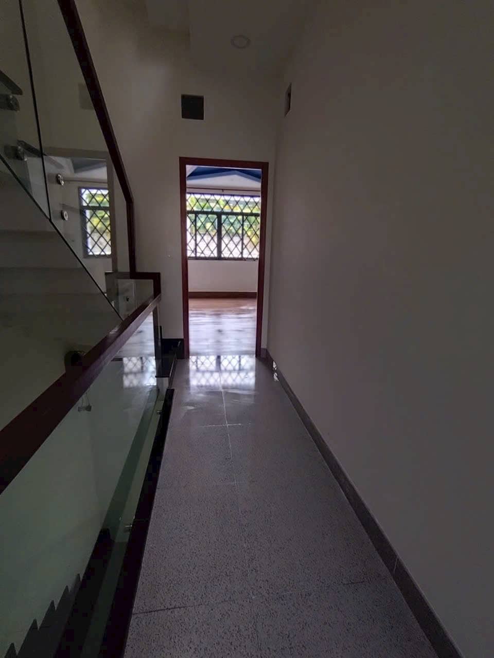 Vệ Sinh Căn Hộ Chung Cư Quận 10: Dịch Vụ Sạch Sâu, Khử Khuẩn Trọn Gói Chuẩn 5 Sao 10 Vệ Sinh Căn Hộ Chung Cư Quận 10: Dịch Vụ Sạch Sâu, Khử Khuẩn Trọn Gói Chuẩn 5 Sao