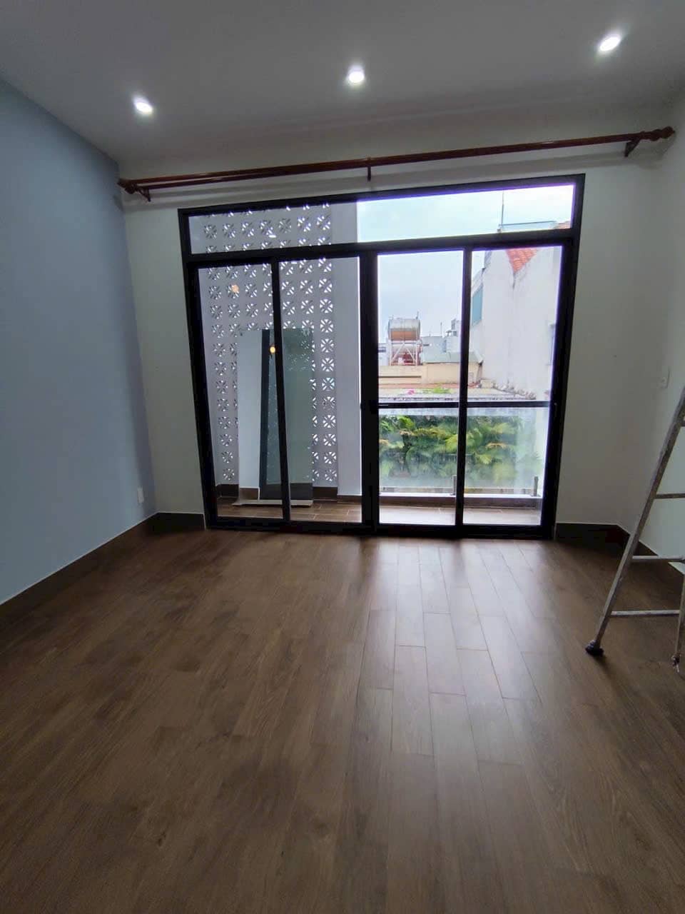 Vệ Sinh Căn Hộ Chung Cư Quận 10: Dịch Vụ Sạch Sâu, Khử Khuẩn Trọn Gói Chuẩn 5 Sao 3 Vệ Sinh Căn Hộ Chung Cư Quận 10: Dịch Vụ Sạch Sâu, Khử Khuẩn Trọn Gói Chuẩn 5 Sao